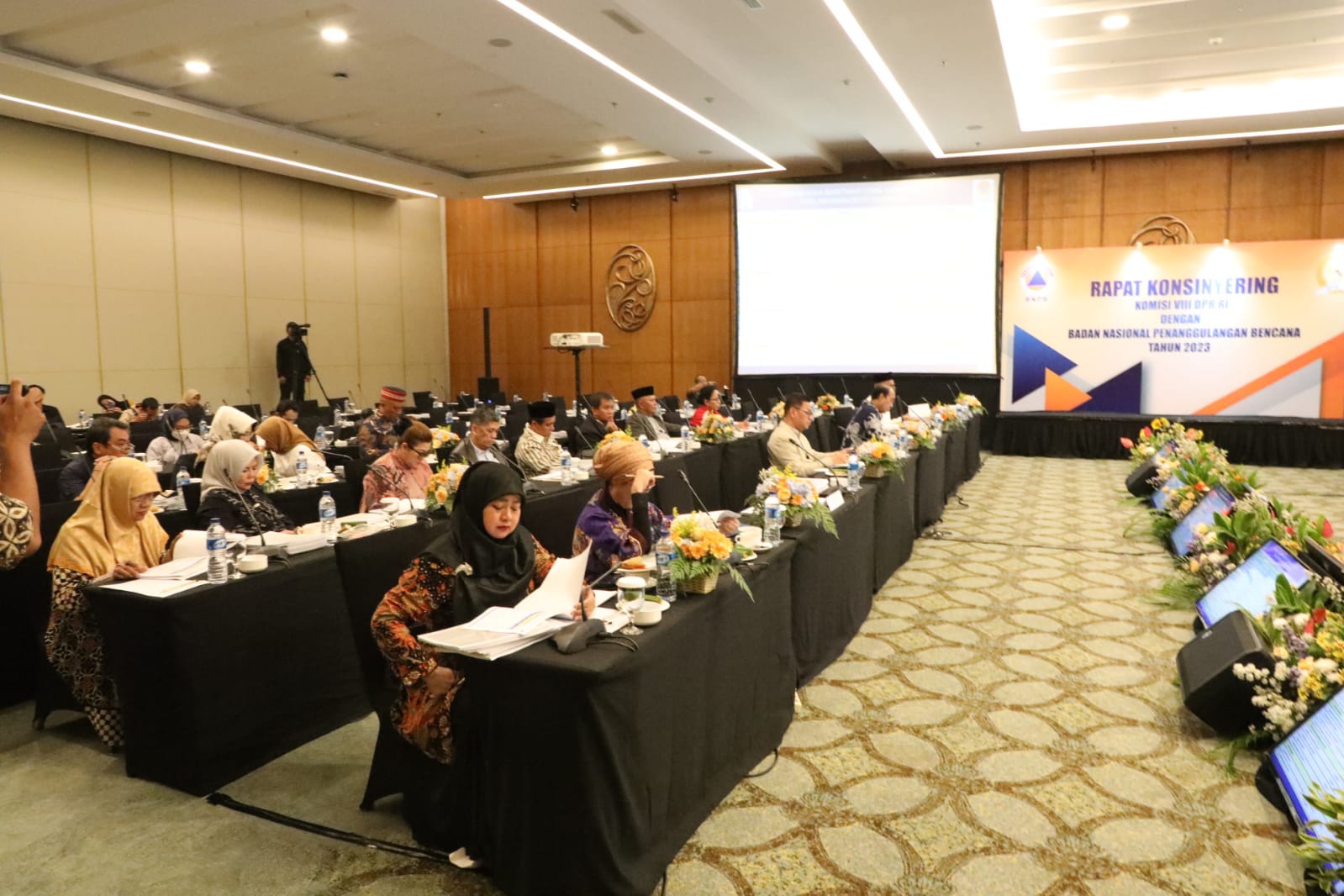 Suasana Rapat Konsiyering antara Badan Nasional Penanggulangan Bencana (BNPB) dengan Komisi VIII DPR RI yang dihelat di Tangerang Selatan, Banten pada Selasa (6/6). 
